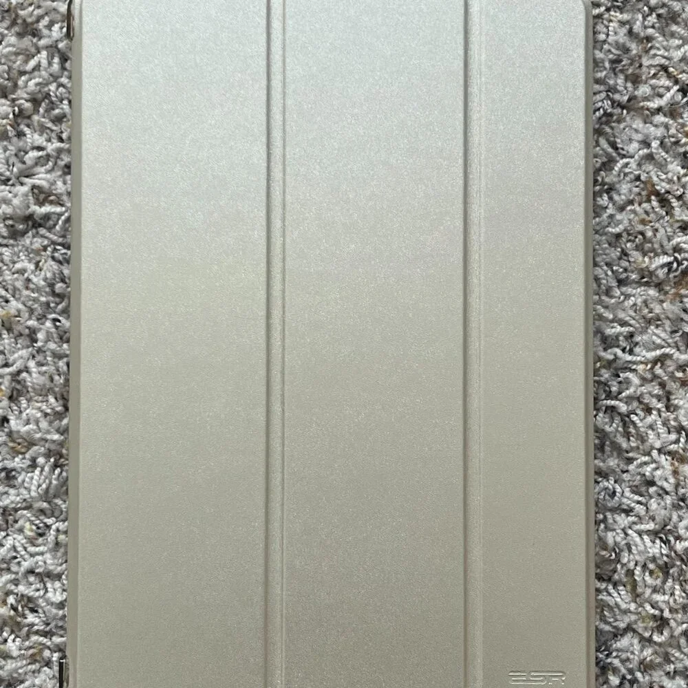 ipad ESR Protective Tablet Case - Picture 4 of 8